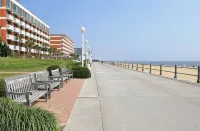 The Seacrest ~ 2 Bed & Bath by the Beach! - Apartments