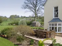 Abbots Manor - Pet friendly