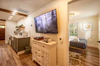 Cozy 2 Br, 2 BA Cottage in Downtown Dahlonega! - 3-Star