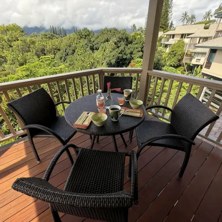 Hawaiian-style Oceanfront Villa - Outrageous Views, Beach Access, Ahh!