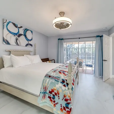 MODERN HOME WITH HEATED POOL! CLOSE TO SAWGRASS MILLS MALL! FLEXIBLE CHECK IN