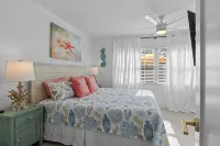 Close to beach, private heated pool, bikes, beach chairs & more! - مسبح