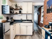 Private Guest house with Parking and Wi-Fi in a Central Location - Condos