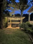 Twin Maples Farmhouse-Walk to Dining, Shops & Pubs - 4-Star