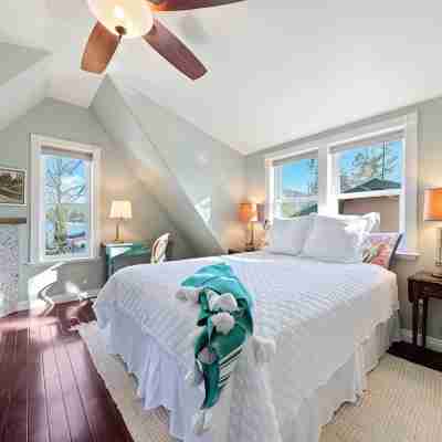 Bass Luxury Cabin-Game Room-Outdoor Kitchen-Lake View Rooms