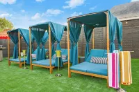 Most Epic Austin Experience! Sleeps 14 + Heated Pool + Spa + Cabanas + Speakeasy - Private Pools
