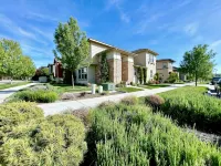The Greenbelt Getaway- Views, Pets, Games, Fun! - Boutique