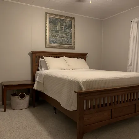Cherry Corner Cottage-Vintage 3 Bedroom Home *instant booking*