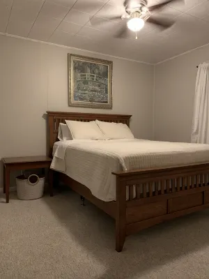 Cherry Corner Cottage-Vintage 3 Bedroom Home *instant booking* - 2-Star