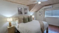 Coastal Chic - Cozy 2BR 3bd in charming Harbour Island Steps to Pink Sand Beach