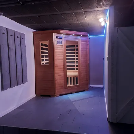 Große,und Luxe Renovierte Wohnung mit Sauna/garten, Garage und Kinderspielplatz