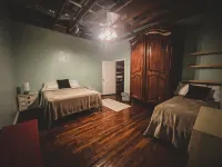 Downtown loft apartment with excellent views, furnishings and location on square