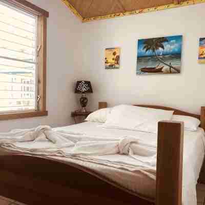 Gumbo Limbo - Go Slow Cabana, Steps from the Ocean, Free Bikes, Free WiFi Rooms