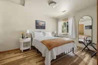 Two bedroom townhome, central to most popular destinations within Rapid City. -  Privatzimmer