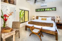 Luxury and Privacy 3 King Suites Central Location - 4-Star