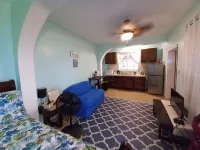 Beautiful Apartment w- gorgeous expansive views, beautiful fruit trees & gardens Hotels in Northside