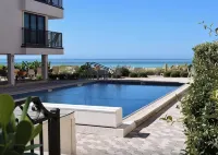 Sand & Sea Oasis: Condo with Private Beach Access