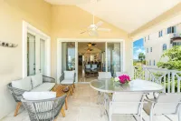 Grandview Penthouse 3 Bedroom plus bonus 4th bedroom Beach Front on Grace Bay - 3-Star
