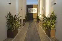 Amazing Views | Modern 1BR | Pools | Gym | Cinema | Netflix - Homestays
