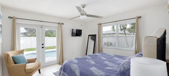 Heated Safe Family Pet Friendly Pool Home Near the Beaches Sleeps 12 Fire Pit Hotels in Pinellas Park