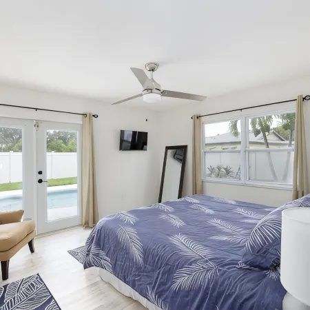 Heated Safe Family Pet Friendly Pool Home Near the Beaches Sleeps 12 Fire Pit