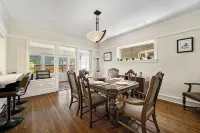100 Yr. Old Chicago Brick Craftsman with yard, Near Beach and Loyola! - Holiday bungalows