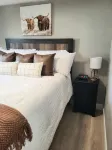 Salmon Bench Home w/ hot tub - Wifi