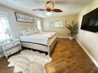 Resort Style Home With AC, Pool, Hot Tub, 900sq Putt Putt, WiFi in Scottsdale - 5 estrellas