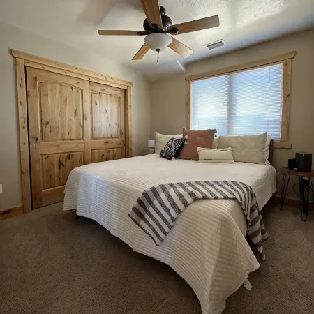 Heated Pool.Panoramic Views•4 Bed 2.5 Ba•Central Location