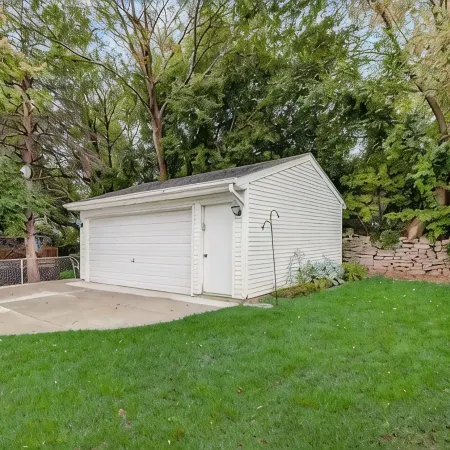 Modern 3 BR Minutes to WI Statefair, MKE Zoo, Brewers, & Hospital