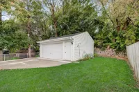Modern 3 BR Minutes to WI Statefair, MKE Zoo, Brewers, & Hospital - พร้อมWifi