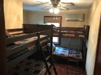 Rural Home, Hot Tub, Campfire, Hardwood Floors - 2 tähden