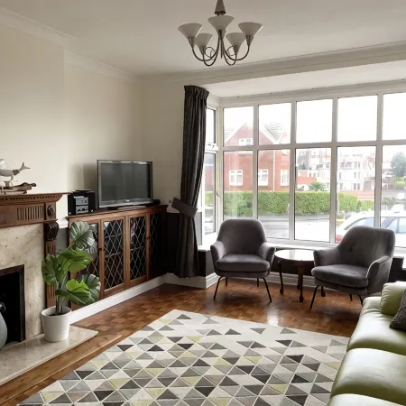 Lovely seaside chalet with just a 2 minute walk to the beach!