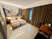 Avira Hotel Makassar - 2-Star