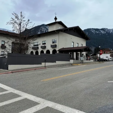 Alpine View Haus on Main - Bavarian Themed Condo