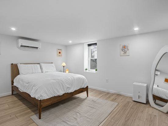 New Chic Modern-Boho Apartment in Center City !
