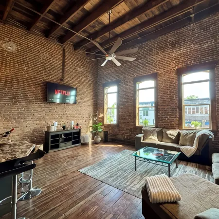 Loft the Heart of Downtown — Steps Away from Pickett, Una, Dining, Shops