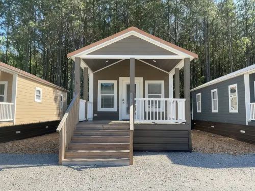 Tiny Homes for Rent, minutes to the Casino, Golf Course & Water Park. - 3-Star