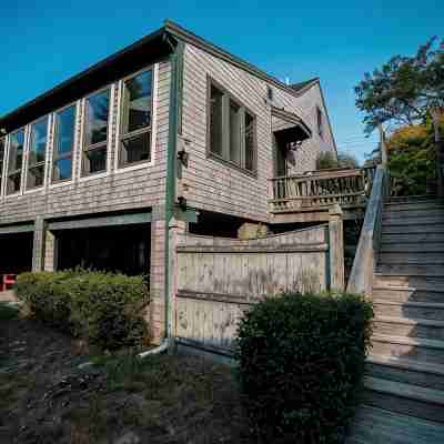 Luxe Cape Cod Farmhouse. Walk to Ellis Landing Beach! Hotel Exterior