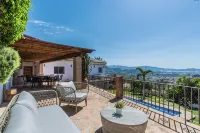 Villa Miranda with private heated pool and fantastic views! - Boutique