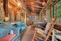 Rustic Rest Log Cabin, with hot tub and trout stream, near Poconos attractions. - 4성급