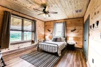 Secluded Mountain Cabin with Spectacular Views- Hiker's Dream - 4-Star