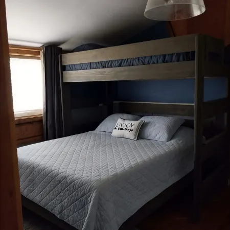 Brown County Cozy Cabin--Close to Story, Nashville, Columbus on 6 acres