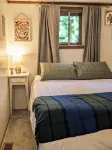 HOT TUB! Nature Delight! 2 Acre Cabin Hot Tub- Creek & Dog Friendly Fast WIFI! - WiFi