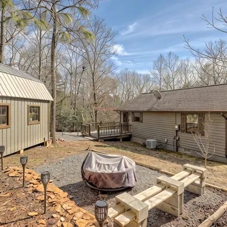 Beary’s Den where Chic meets Country in this Cozy Cabin