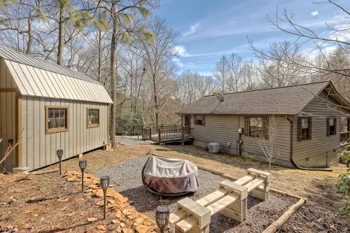 Beary’s Den where Chic meets Country in this Cozy Cabin - Wifi