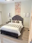 Rustic Charm 4BDRM Home| STL Developers - balcone