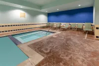 Candlewood Suites WEST SPRINGFIELD by IHG - С тренажерным залом