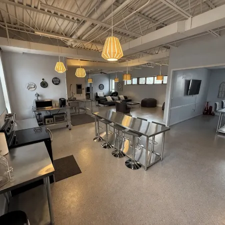 River-Side Loft 3500 SQ FT Downtown Dayton โรงแรมในเดย์ตัน