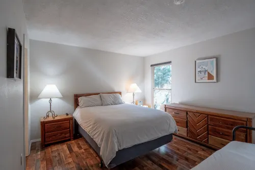 Red Sled at Hi Country Haus - 2 bed, 2 bath with a shuttle stop. - Pool